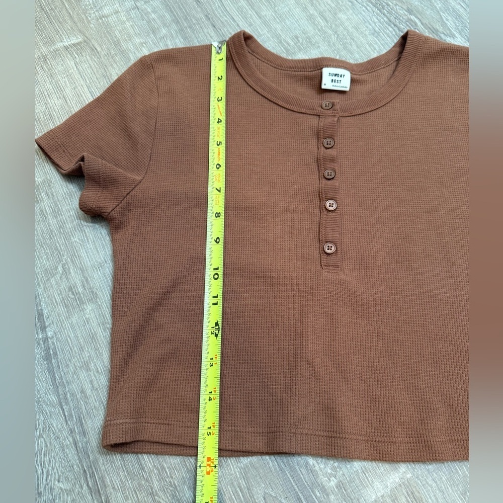 Aritzia Crop Tee Bundle(2) Medium - Picture 7 of 11